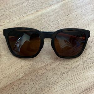 SMITH sunglasses. Tortoise with orange detail.